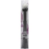 Catrice - Brushes - Triangle Artist Highlighter Brush
